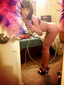 Fille avaleuse pour une soirée sexe à Paris