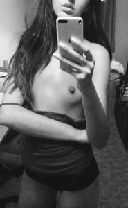 Femme libre aimerait se faire enculer par un antillais bien membré à Paris