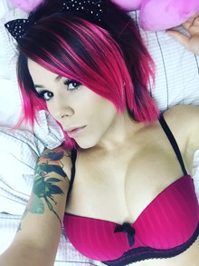 Coquine qui adore la baise gratuite sur Paris