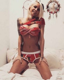 Soumise avaleuse pour une soirée sexe sur Paris