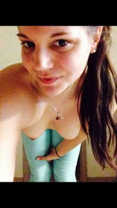 Chaude salope dispo pour des queues épaisses à essorer à Paris