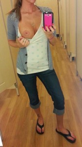 Belle infdèle veut un homme mature à Paris