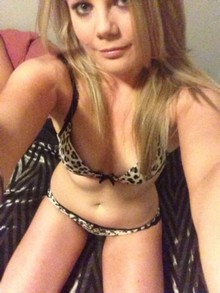 Soumise avaleuse pour un plan q sur Paris