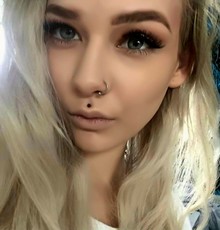Coquine qui veut de la bite dans le cul sur Paris
