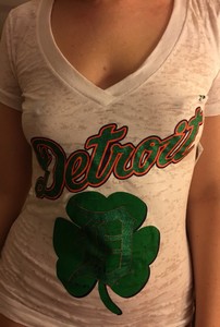 Salope pas farouche adorant la sodomie sur Paris pour l'après midi