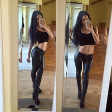 Jolie jeune coquine de Paris recherche rencontre sexe sans attendre