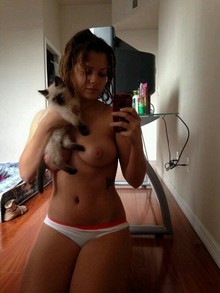 Mes gros seins de jeune coquine donné pour plan cul rapide à Paris